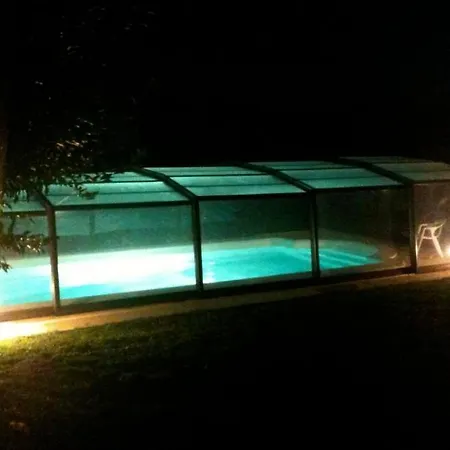 De Chavagnac Holiday home Saint-Cyr-Les-Champagnes